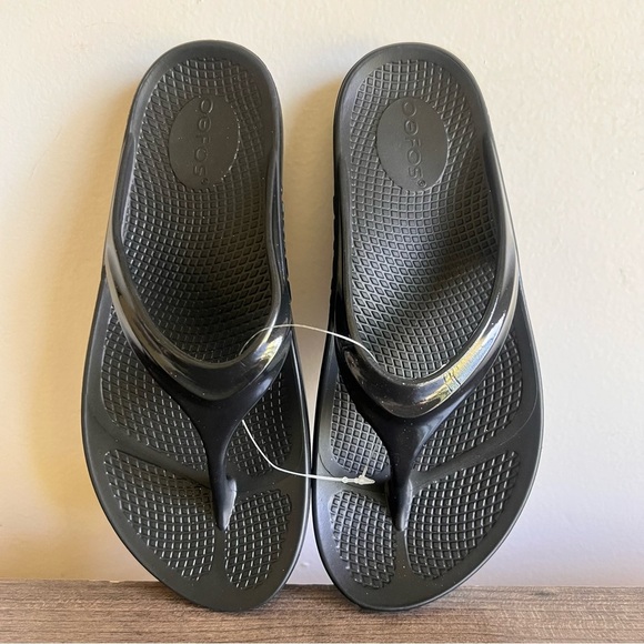 Oofos OOLaLa Women's Black Recovery Sandal Size 7 - Picture 6 of 8